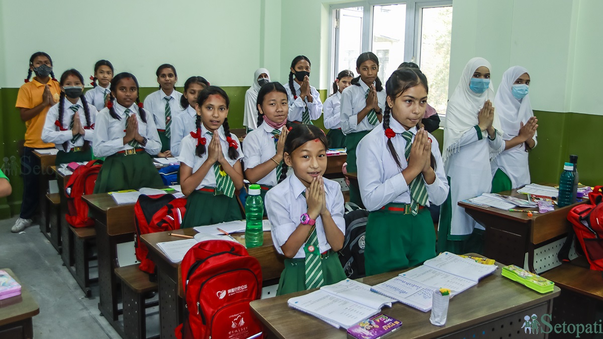 कन्या मन्दिरका विद्यार्थीहरू। तस्बिरः नवीनबाबु गुरुङ/सेतोपाटी